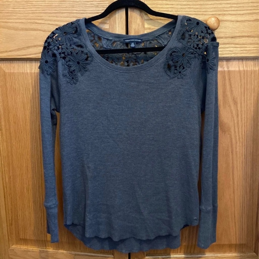 American Eagle Long Sleeve